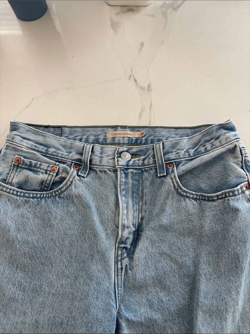 Levi’s Light Wash Low Pro Straight Charlie Jeans Size 28 - Picture 4 of 6